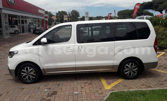 Buy Used Hyundai H1 White Car in Ezulwini in Hhohho Buy Used Hyundai H1 White Car in Ezulwini in Hhohho