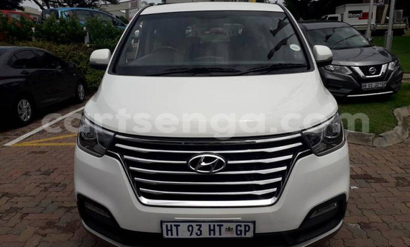 Buy Used Hyundai H1 White Car in Ezulwini in Hhohho Buy Used Hyundai H1 White Car in Ezulwini in Hhohho