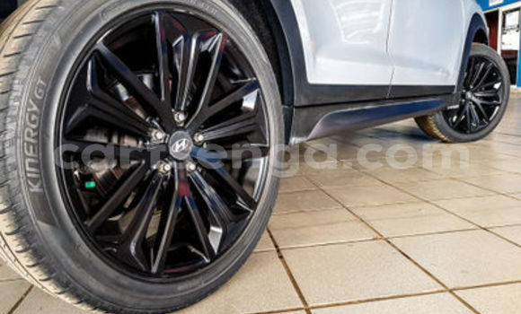 Buy Used Hyundai Tucson Silver Car in Ezulwini in Hhohho Buy Used Hyundai Tucson Silver Car in Ezulwini in Hhohho