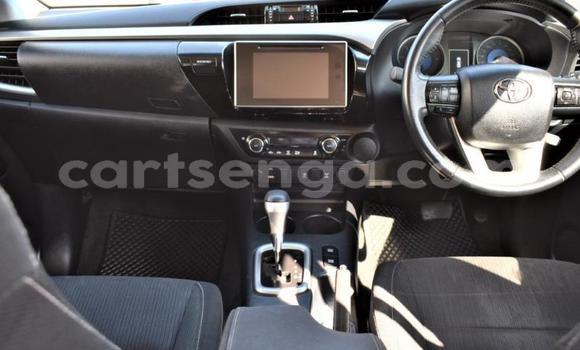 Nunua Ilio tumika Toyota Hilux Silver Gari ndani ya Bulembu nchini Hhohho Nunua Ilio tumika Toyota Hilux Silver Gari ndani ya Bulembu nchini Hhohho