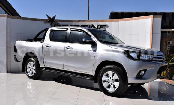 Nunua Ilio tumika Toyota Hilux Silver Gari ndani ya Bulembu nchini Hhohho Nunua Ilio tumika Toyota Hilux Silver Gari ndani ya Bulembu nchini Hhohho