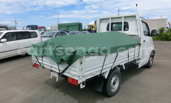 Nunua Ilio tumika Toyota LITEACE White Lori ndani ya Bulembu nchini Hhohho Nunua Ilio tumika Toyota LITEACE White Lori ndani ya Bulembu nchini Hhohho