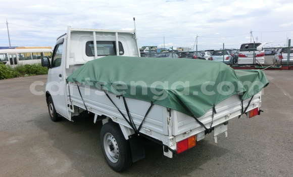 Nunua Ilio tumika Toyota LITEACE White Lori ndani ya Bulembu nchini Hhohho Nunua Ilio tumika Toyota LITEACE White Lori ndani ya Bulembu nchini Hhohho