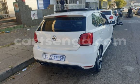 Nunua Ilio tumika Volkswagen Polo White Gari ndani ya Ezulwini nchini Hhohho Nunua Ilio tumika Volkswagen Polo White Gari ndani ya Ezulwini nchini Hhohho