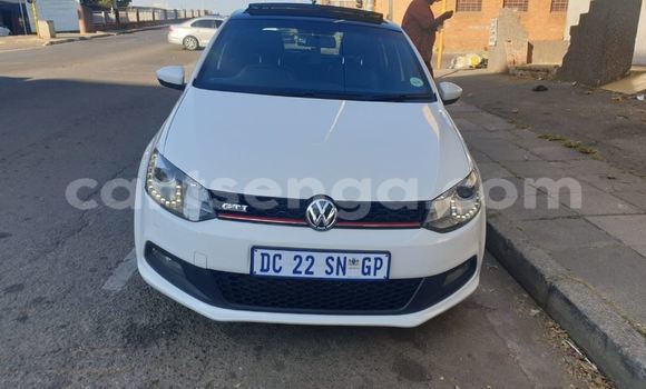 Nunua Ilio tumika Volkswagen Polo White Gari ndani ya Ezulwini nchini Hhohho Nunua Ilio tumika Volkswagen Polo White Gari ndani ya Ezulwini nchini Hhohho