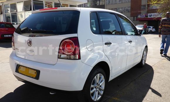 Nunua Ilio tumika Volkswagen Polo White Gari ndani ya Ezulwini nchini Hhohho Nunua Ilio tumika Volkswagen Polo White Gari ndani ya Ezulwini nchini Hhohho