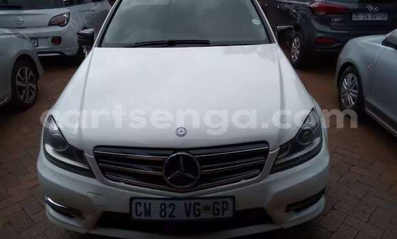 Acheter Occasion Voiture Mercedes‒Benz 200 Blanc à Ezulwini, Hhohho Acheter Occasion Voiture Mercedes‒Benz 200 Blanc à Ezulwini, Hhohho