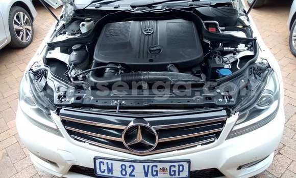 Acheter Occasion Voiture Mercedes‒Benz 200 Blanc à Ezulwini, Hhohho Acheter Occasion Voiture Mercedes‒Benz 200 Blanc à Ezulwini, Hhohho