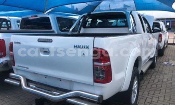 Acheter Occasion Voiture Toyota Hilux Blanc à Big Bend, Lubombo District Acheter Occasion Voiture Toyota Hilux Blanc à Big Bend, Lubombo District
