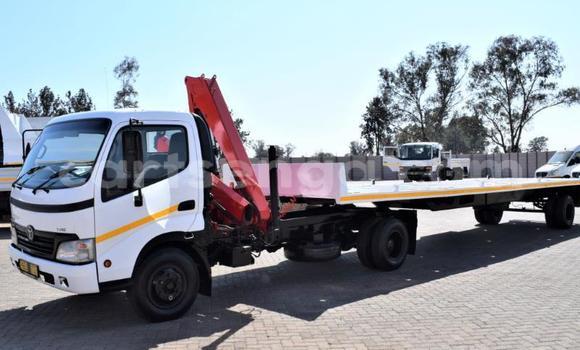 Buy Used Toyota Dyna White Truck in Bulembu in Hhohho Buy Used Toyota Dyna White Truck in Bulembu in Hhohho