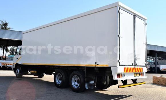 Acheter Occasion Utilitaire Nissan UD Blanc à Bulembu, Hhohho Acheter Occasion Utilitaire Nissan UD Blanc à Bulembu, Hhohho