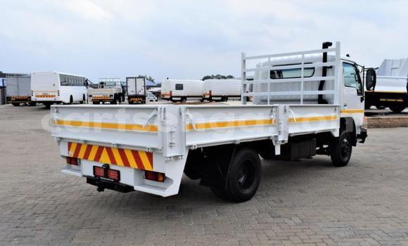 Acheter Occasion Utilitaire Nissan UD Blanc à Bulembu, Hhohho Acheter Occasion Utilitaire Nissan UD Blanc à Bulembu, Hhohho