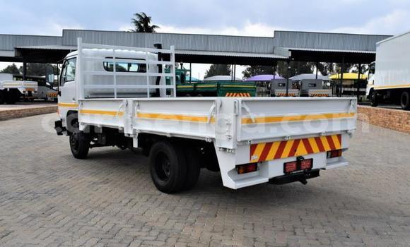 Acheter Occasion Utilitaire Nissan UD Blanc à Bulembu, Hhohho Acheter Occasion Utilitaire Nissan UD Blanc à Bulembu, Hhohho