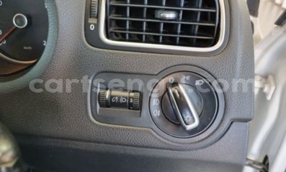 Acheter Occasion Voiture Volkswagen Polo Blanc à Bulembu, Hhohho Acheter Occasion Voiture Volkswagen Polo Blanc à Bulembu, Hhohho
