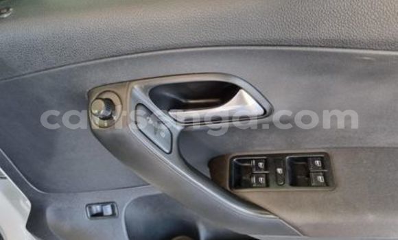 Acheter Occasion Voiture Volkswagen Polo Blanc à Bulembu, Hhohho Acheter Occasion Voiture Volkswagen Polo Blanc à Bulembu, Hhohho