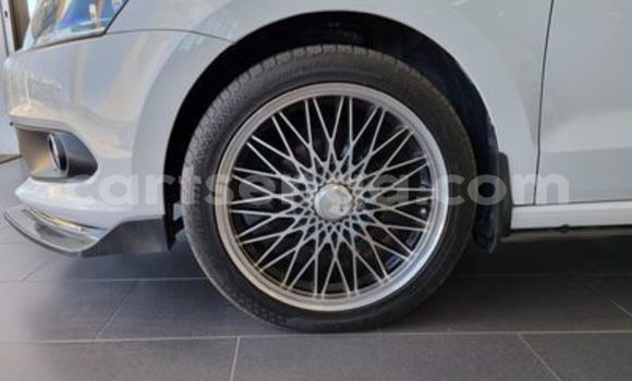 Acheter Occasion Voiture Volkswagen Polo Blanc à Bulembu, Hhohho Acheter Occasion Voiture Volkswagen Polo Blanc à Bulembu, Hhohho