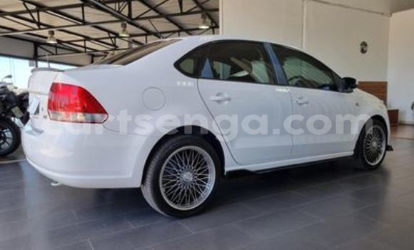 Acheter Occasion Voiture Volkswagen Polo Blanc à Bulembu, Hhohho Acheter Occasion Voiture Volkswagen Polo Blanc à Bulembu, Hhohho