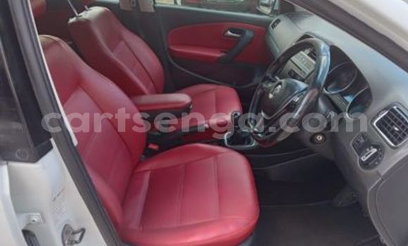 Nunua Ilio tumika Volkswagen Polo White Gari ndani ya Bulembu nchini Hhohho Nunua Ilio tumika Volkswagen Polo White Gari ndani ya Bulembu nchini Hhohho