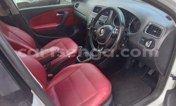 Nunua Ilio tumika Volkswagen Polo White Gari ndani ya Bulembu nchini Hhohho Nunua Ilio tumika Volkswagen Polo White Gari ndani ya Bulembu nchini Hhohho