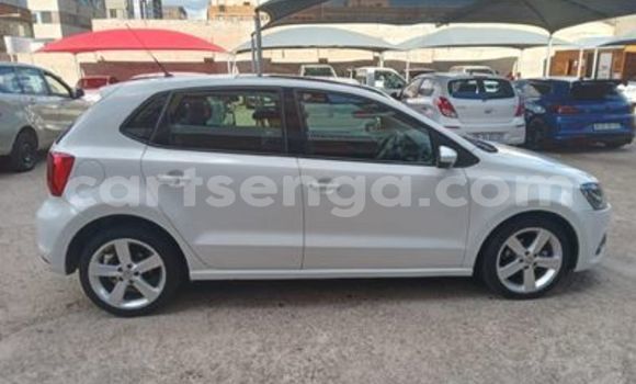 Nunua Ilio tumika Volkswagen Polo White Gari ndani ya Bulembu nchini Hhohho Nunua Ilio tumika Volkswagen Polo White Gari ndani ya Bulembu nchini Hhohho