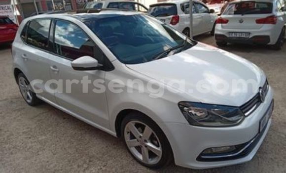 Nunua Ilio tumika Volkswagen Polo White Gari ndani ya Bulembu nchini Hhohho Nunua Ilio tumika Volkswagen Polo White Gari ndani ya Bulembu nchini Hhohho