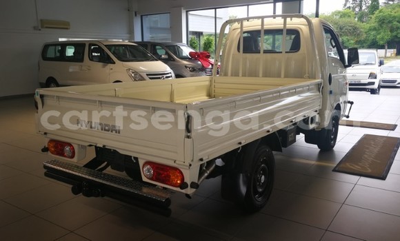 Buy Used Hyundai H200 White Truck in Mbabane in Manzini Buy Used Hyundai H200 White Truck in Mbabane in Manzini