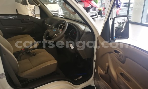 Buy Used Hyundai H200 White Truck in Mbabane in Manzini Buy Used Hyundai H200 White Truck in Mbabane in Manzini