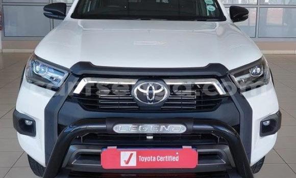 Buy Used Toyota Hilux White Car in Ezulwini in Hhohho Buy Used Toyota Hilux White Car in Ezulwini in Hhohho