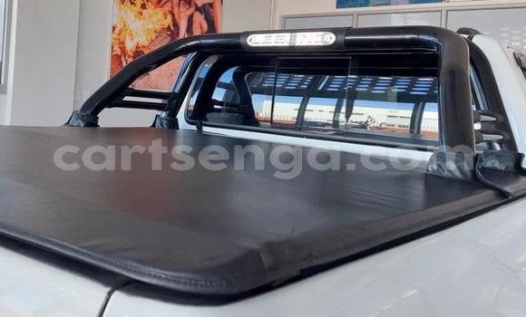 Buy Used Toyota Hilux White Car in Ezulwini in Hhohho Buy Used Toyota Hilux White Car in Ezulwini in Hhohho