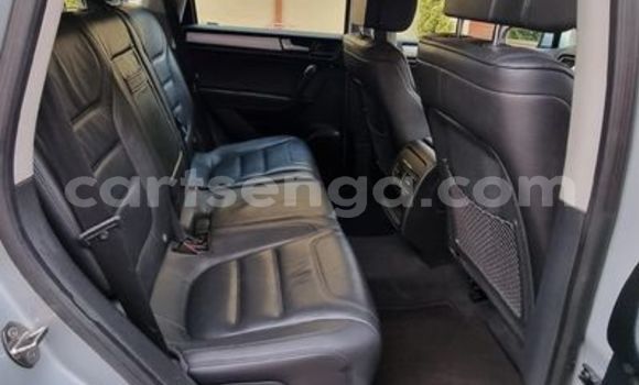 Nunua Ilio tumika Volkswagen Touareg Silver Gari ndani ya Mbabane nchini Manzini Nunua Ilio tumika Volkswagen Touareg Silver Gari ndani ya Mbabane nchini Manzini