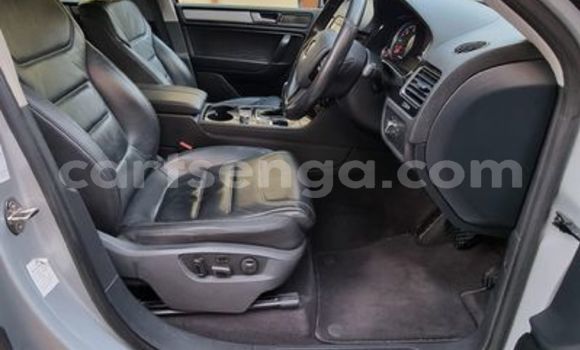 Nunua Ilio tumika Volkswagen Touareg Silver Gari ndani ya Mbabane nchini Manzini Nunua Ilio tumika Volkswagen Touareg Silver Gari ndani ya Mbabane nchini Manzini