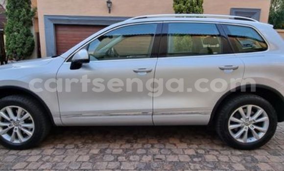 Nunua Ilio tumika Volkswagen Touareg Silver Gari ndani ya Mbabane nchini Manzini Nunua Ilio tumika Volkswagen Touareg Silver Gari ndani ya Mbabane nchini Manzini