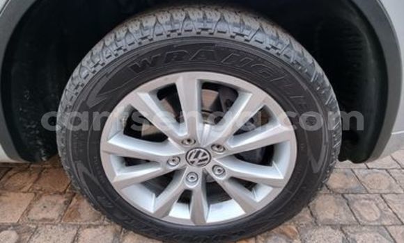 Nunua Ilio tumika Volkswagen Touareg Silver Gari ndani ya Mbabane nchini Manzini Nunua Ilio tumika Volkswagen Touareg Silver Gari ndani ya Mbabane nchini Manzini