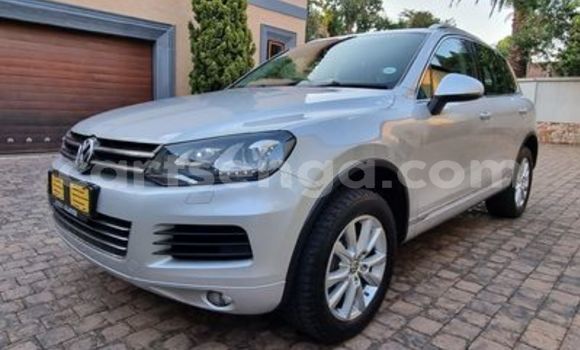 Nunua Ilio tumika Volkswagen Touareg Silver Gari ndani ya Mbabane nchini Manzini Nunua Ilio tumika Volkswagen Touareg Silver Gari ndani ya Mbabane nchini Manzini