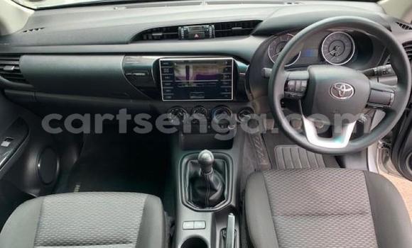 Buy Used Toyota Hilux Silver Car in Ezulwini in Hhohho Buy Used Toyota Hilux Silver Car in Ezulwini in Hhohho