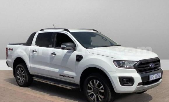Nunua Ilio tumika Ford Ranger White Gari ndani ya Bulembu nchini Hhohho