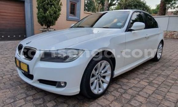 Nunua Ilio tumika BMW 3–Series White Gari ndani ya Big Bend nchini Lubombo Nunua Ilio tumika BMW 3–Series White Gari ndani ya Big Bend nchini Lubombo
