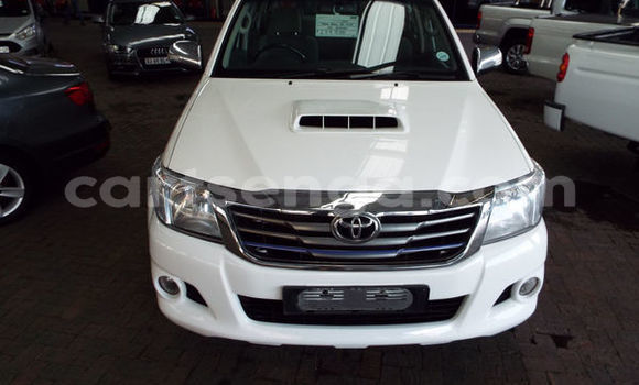 Buy Used Toyota Hilux White Car in Mbabane in Manzini