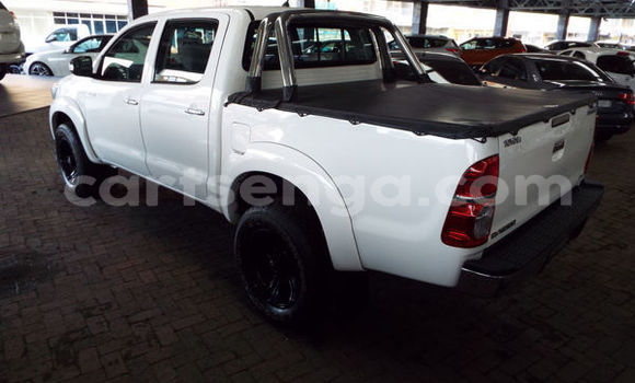 Buy Used Toyota Hilux White Car in Mbabane in Manzini Buy Used Toyota Hilux White Car in Mbabane in Manzini