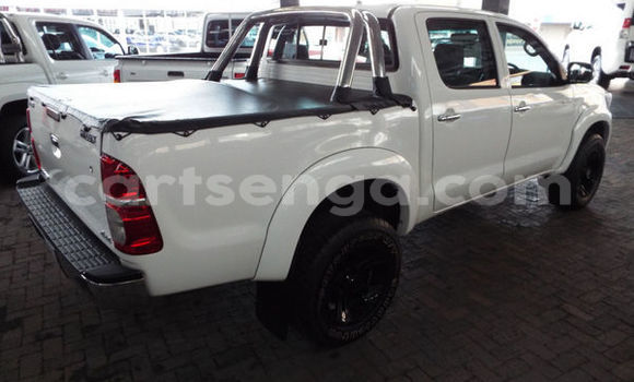 Buy Used Toyota Hilux White Car in Mbabane in Manzini Buy Used Toyota Hilux White Car in Mbabane in Manzini