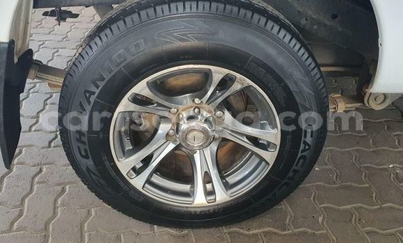 Nunua Ilio tumika Nissan NP 300 White Gari ndani ya Big Bend nchini Lubombo Nunua Ilio tumika Nissan NP 300 White Gari ndani ya Big Bend nchini Lubombo