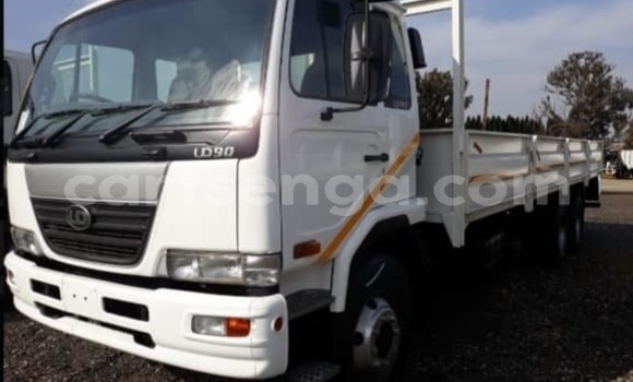 Nunua Ilio tumika Nissan AD White Gari ndani ya Kubuta nchini Wilaya ya Shiselweni