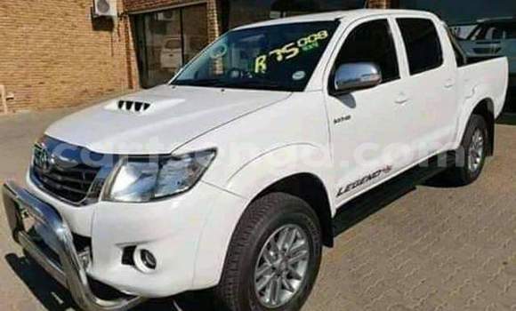 Nunua Ilio tumika Toyota Hilux White Gari ndani ya Lavumisa nchini Wilaya ya Shiselweni Nunua Ilio tumika Toyota Hilux White Gari ndani ya Lavumisa nchini Wilaya ya Shiselweni