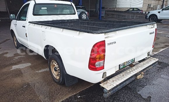 Nunua Ilio tumika Toyota Hilux White Gari ndani ya Manzini nchini Manzini Nunua Ilio tumika Toyota Hilux White Gari ndani ya Manzini nchini Manzini