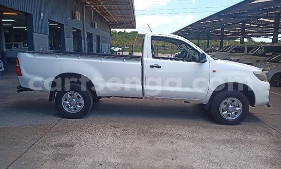 Nunua Ilio tumika Toyota Hilux White Gari ndani ya Manzini nchini Manzini Nunua Ilio tumika Toyota Hilux White Gari ndani ya Manzini nchini Manzini