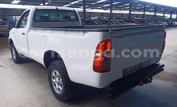 Nunua Ilio tumika Toyota Hilux White Gari ndani ya Manzini nchini Manzini Nunua Ilio tumika Toyota Hilux White Gari ndani ya Manzini nchini Manzini