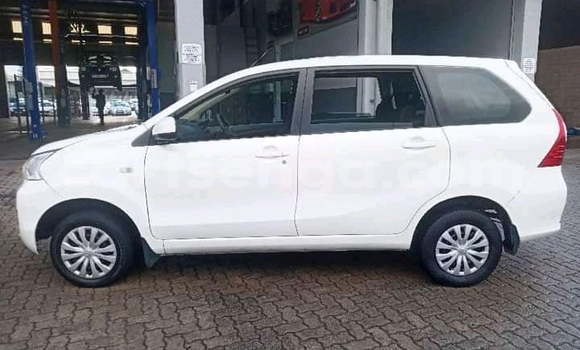 Nunua Ilio tumika Toyota Avanza White Gari ndani ya Manzini nchini Manzini