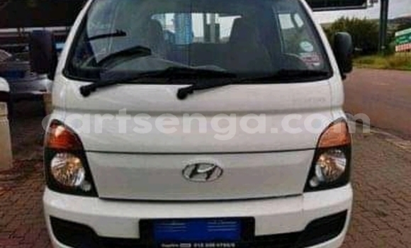 Buy Used Hyundai H1 White Car in Manzini in Manzini