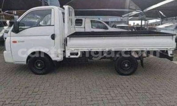 Nunua Ilio tumika Hyundai H1 White Gari ndani ya Manzini nchini Manzini Nunua Ilio tumika Hyundai H1 White Gari ndani ya Manzini nchini Manzini