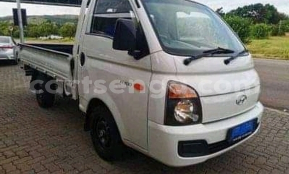 Nunua Ilio tumika Hyundai H1 White Gari ndani ya Manzini nchini Manzini Nunua Ilio tumika Hyundai H1 White Gari ndani ya Manzini nchini Manzini